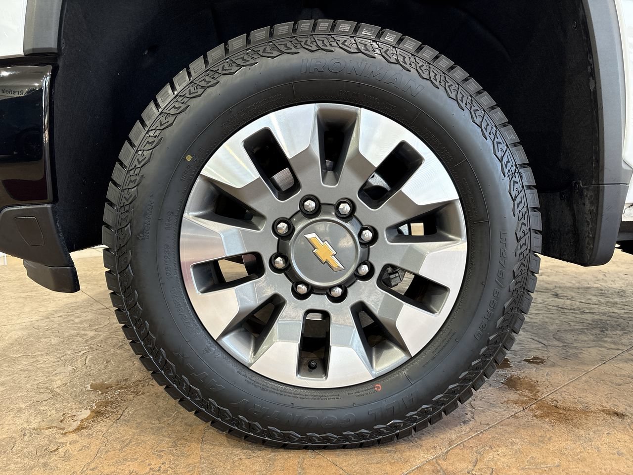 Used 2024 Chevrolet Silverado 2500 Custom w/ Custom Value Package RWD image 10