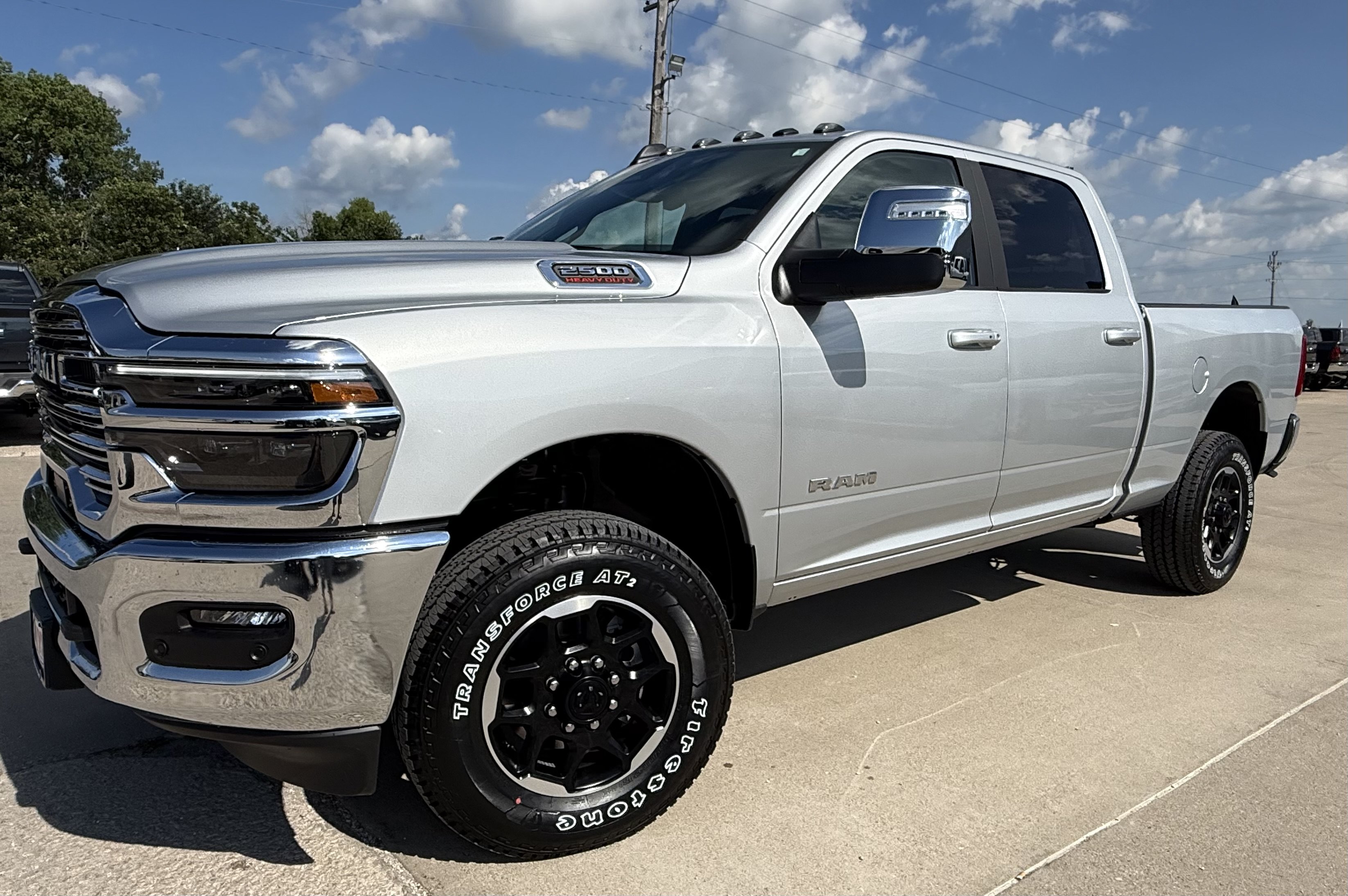 New 2026 RAM 2500 Laramie AWD/4WD image 33