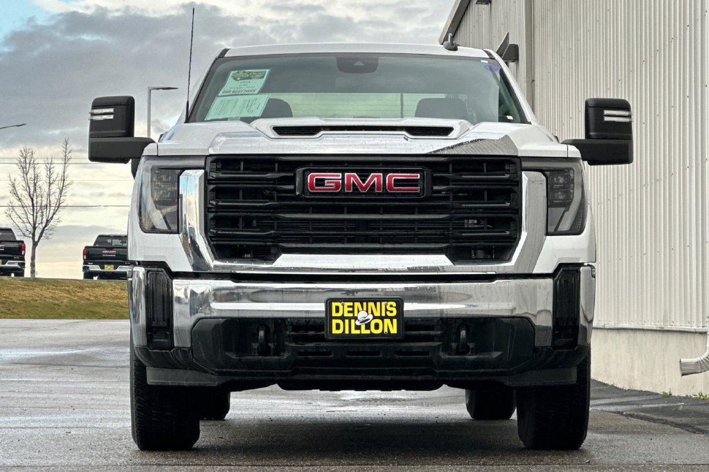 Used 2024 GMC Sierra 3500 Pro RWD image 3