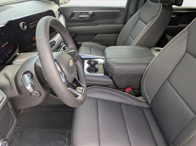 New 2025 Chevrolet Suburban Premier image 3