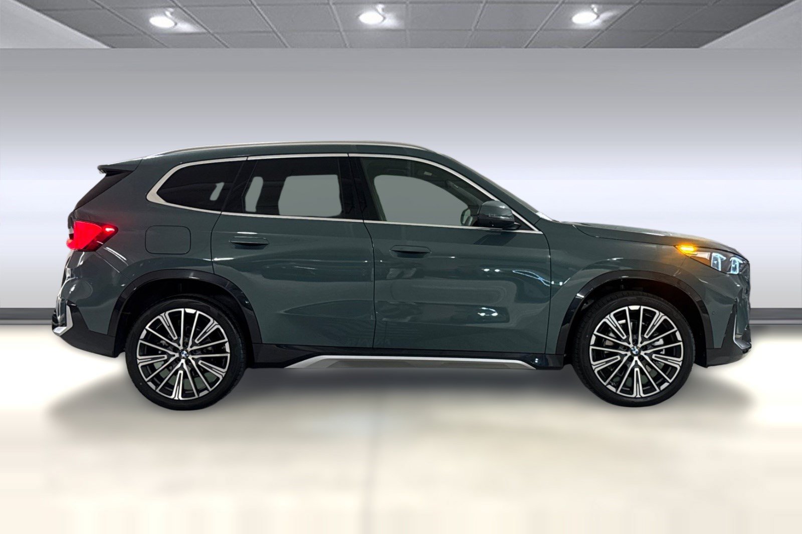 New 2026 BMW X1 xDrive28i w/ Technology Package AWD/4WD image 8