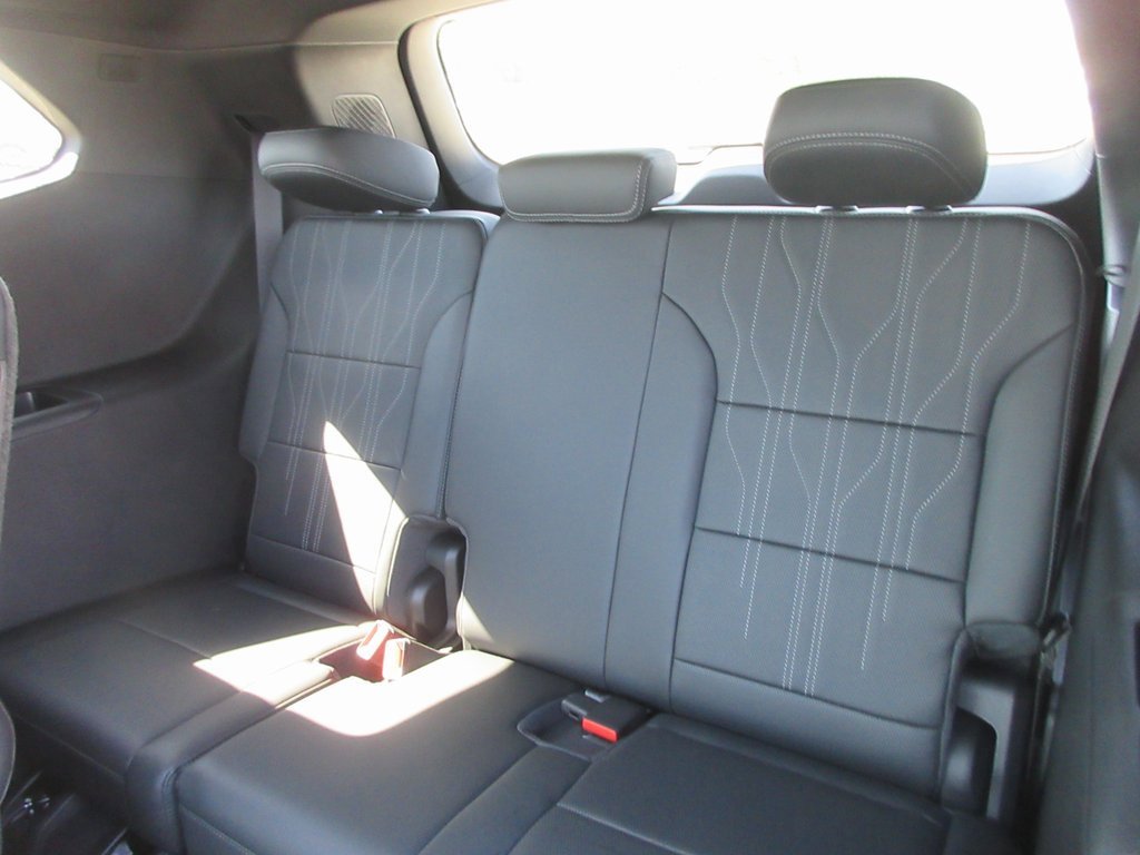 New 2026 Buick Enclave Avenir image 15