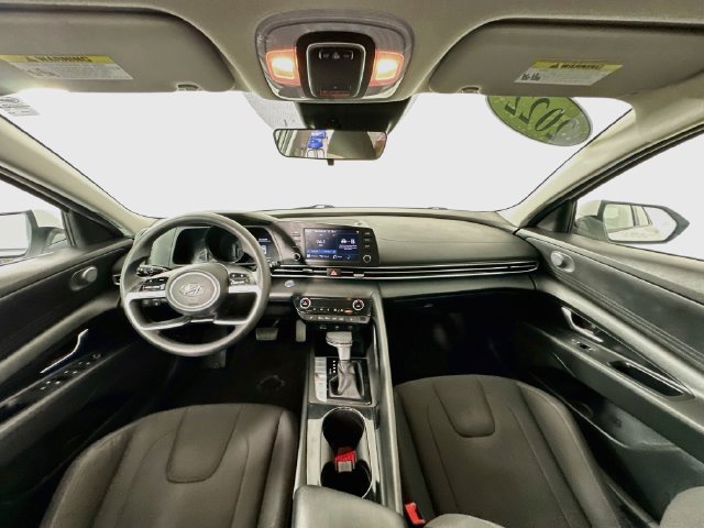 Used 2022 Hyundai Elantra Blue FWD image 3