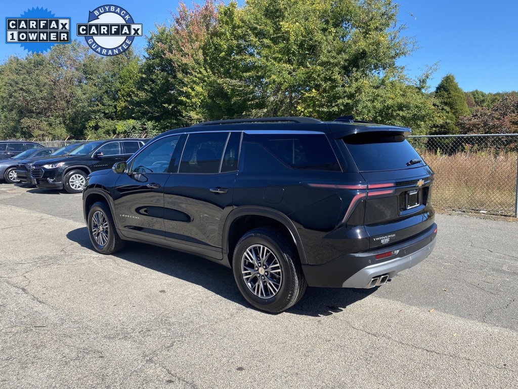 Used 2025 Chevrolet Traverse LT image 4