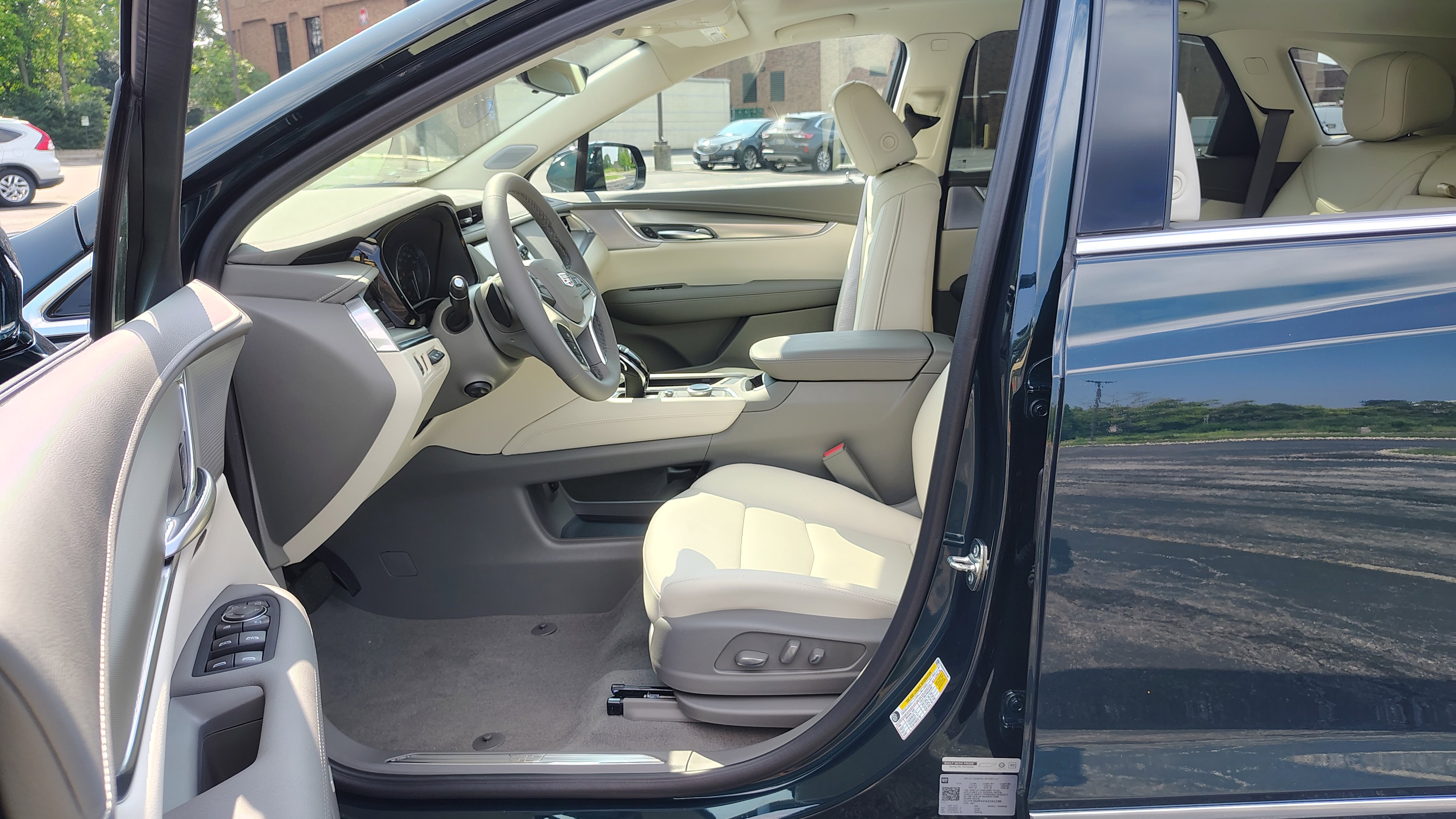 New 2025 Cadillac XT5 Premium Luxury w/ Technology Package image 9