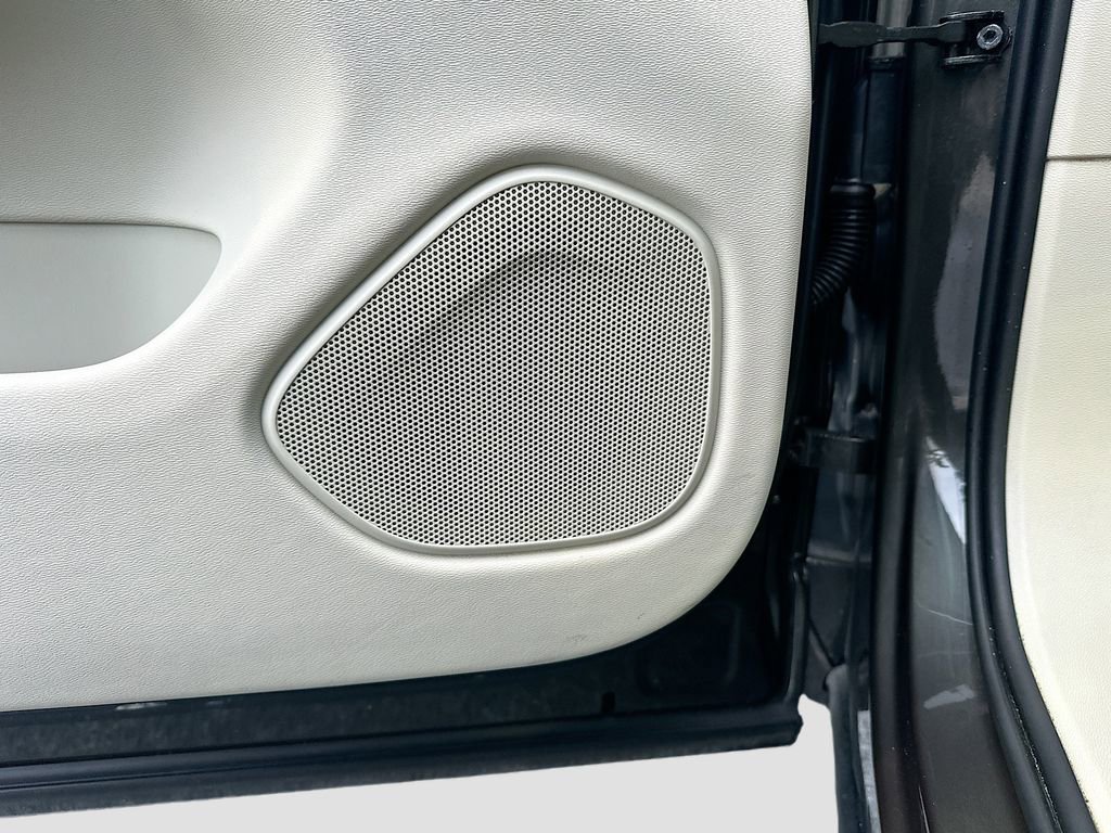 Used 2020 Volvo XC60 T5 Inscription w/ Protection Package Premier image 19