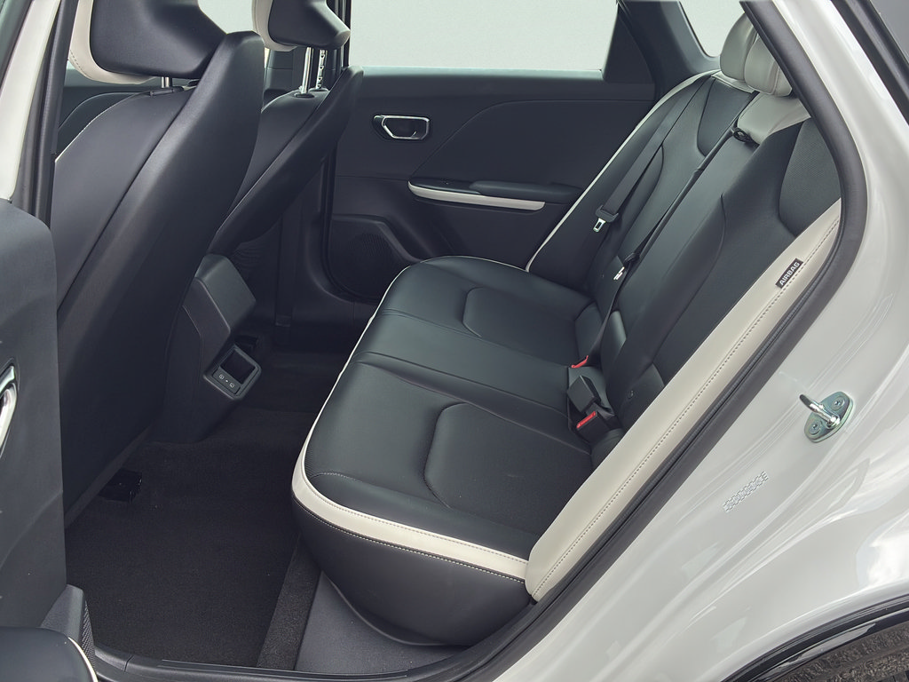 New 2026 Kia K4 GT-Line FWD image 25