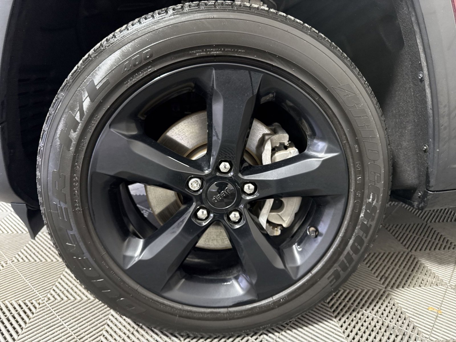 Used 2023 Jeep Grand Cherokee L Laredo image 12