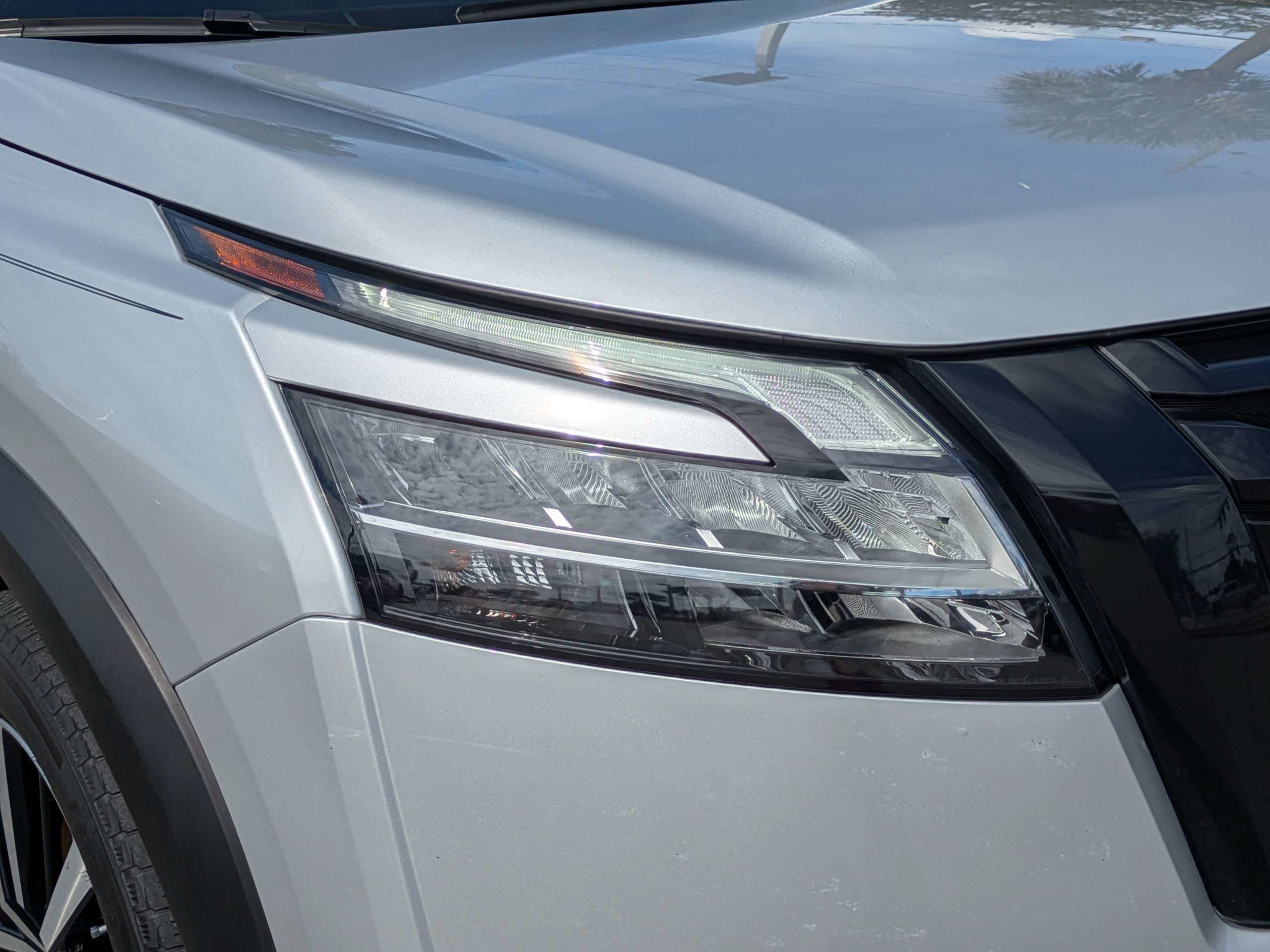 Used 2023 Nissan Pathfinder Platinum AWD/4WD image 10