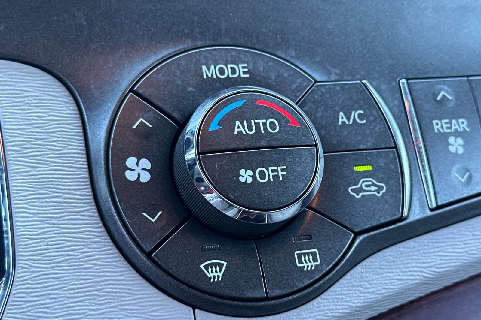 Used 2013 Toyota Sienna XLE w/ Premium Pkg FWD image 30