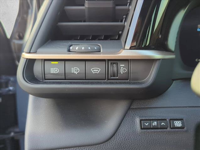 Certified 2025 Toyota Crown Signia AWD/4WD image 11