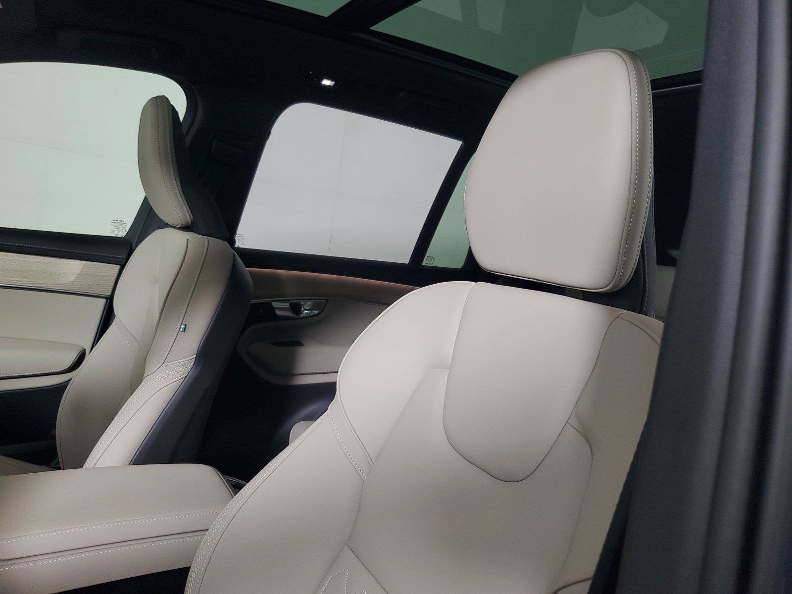 Certified 2026 Volvo XC90 B6 Plus w/ Protection Package Premier AWD/4WD image 23