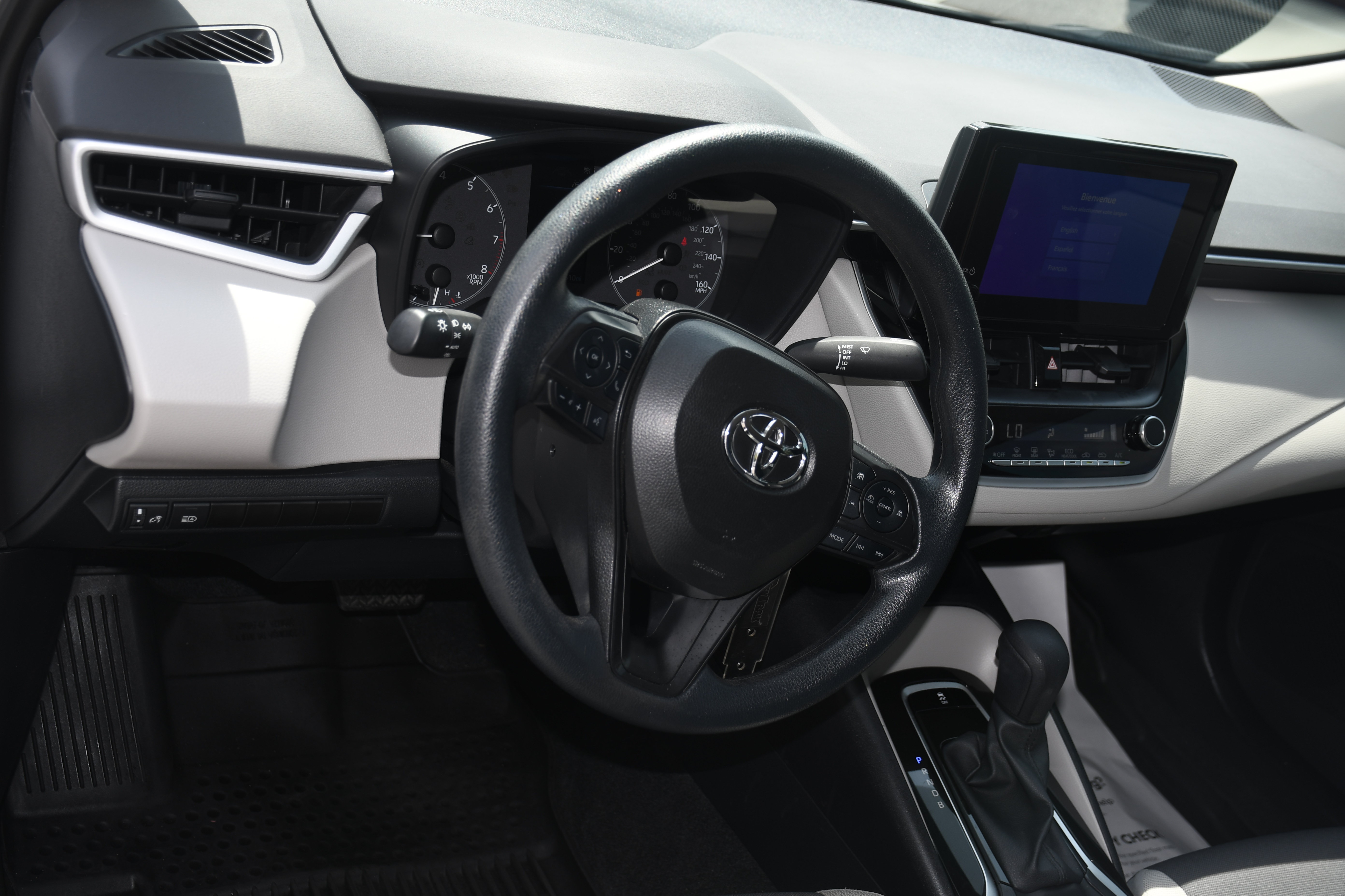 Certified 2025 Toyota Corolla LE FWD image 8
