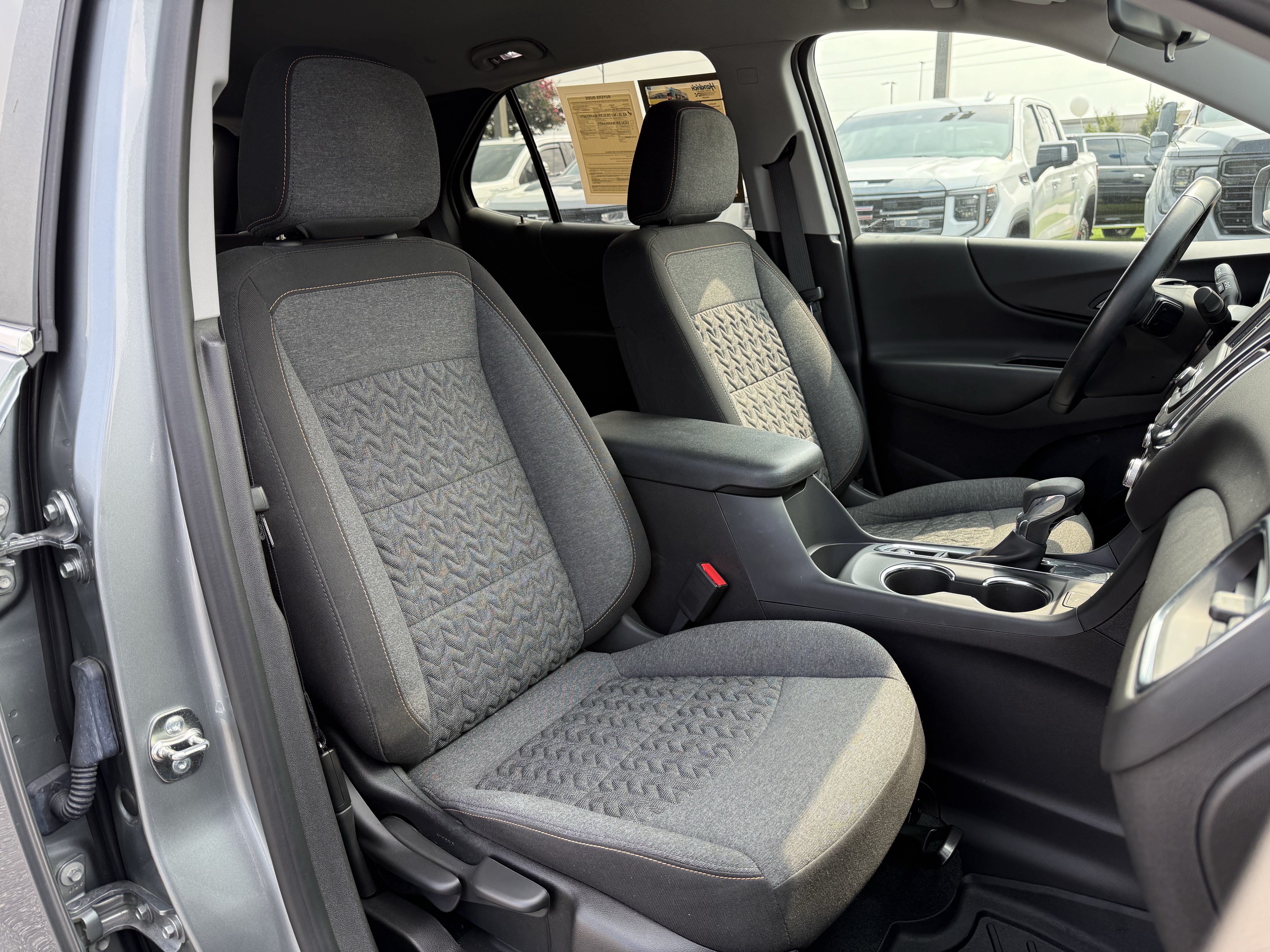 Used 2024 Chevrolet Equinox LT FWD image 31