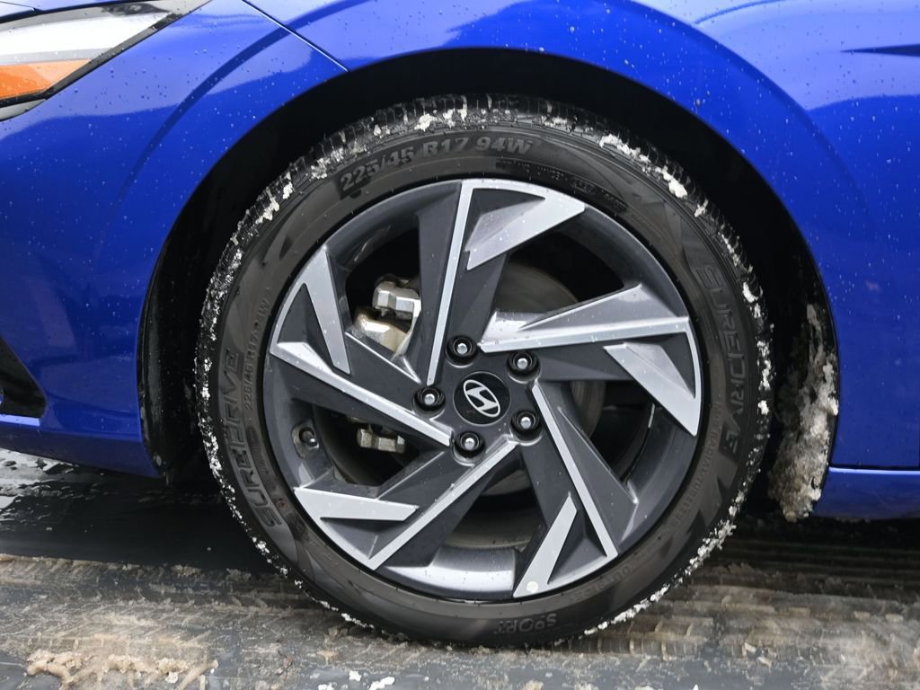 Used 2025 Hyundai Elantra SEL image 15