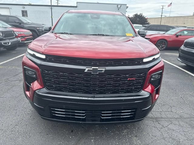 Used 2024 Chevrolet Traverse RS w/ LPO, Floor Liner Package AWD/4WD image 2