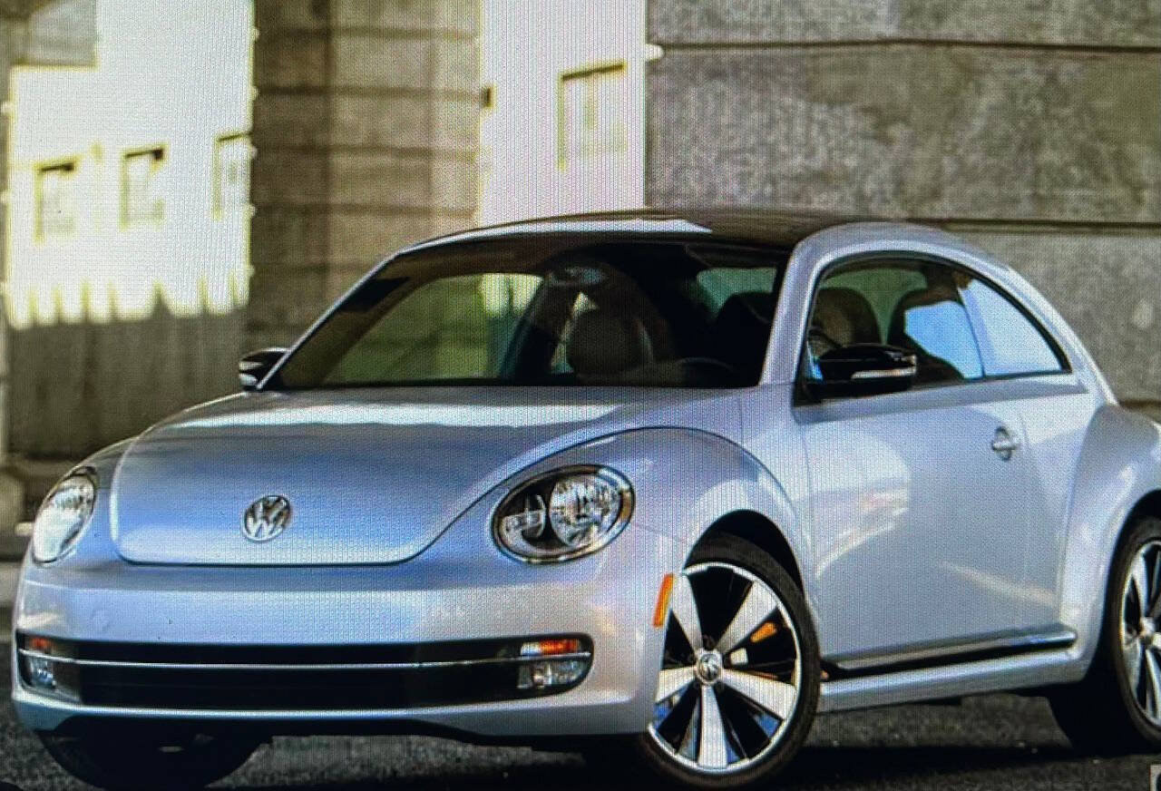 Used 2012 Volkswagen Beetle Turbo FWD image 2