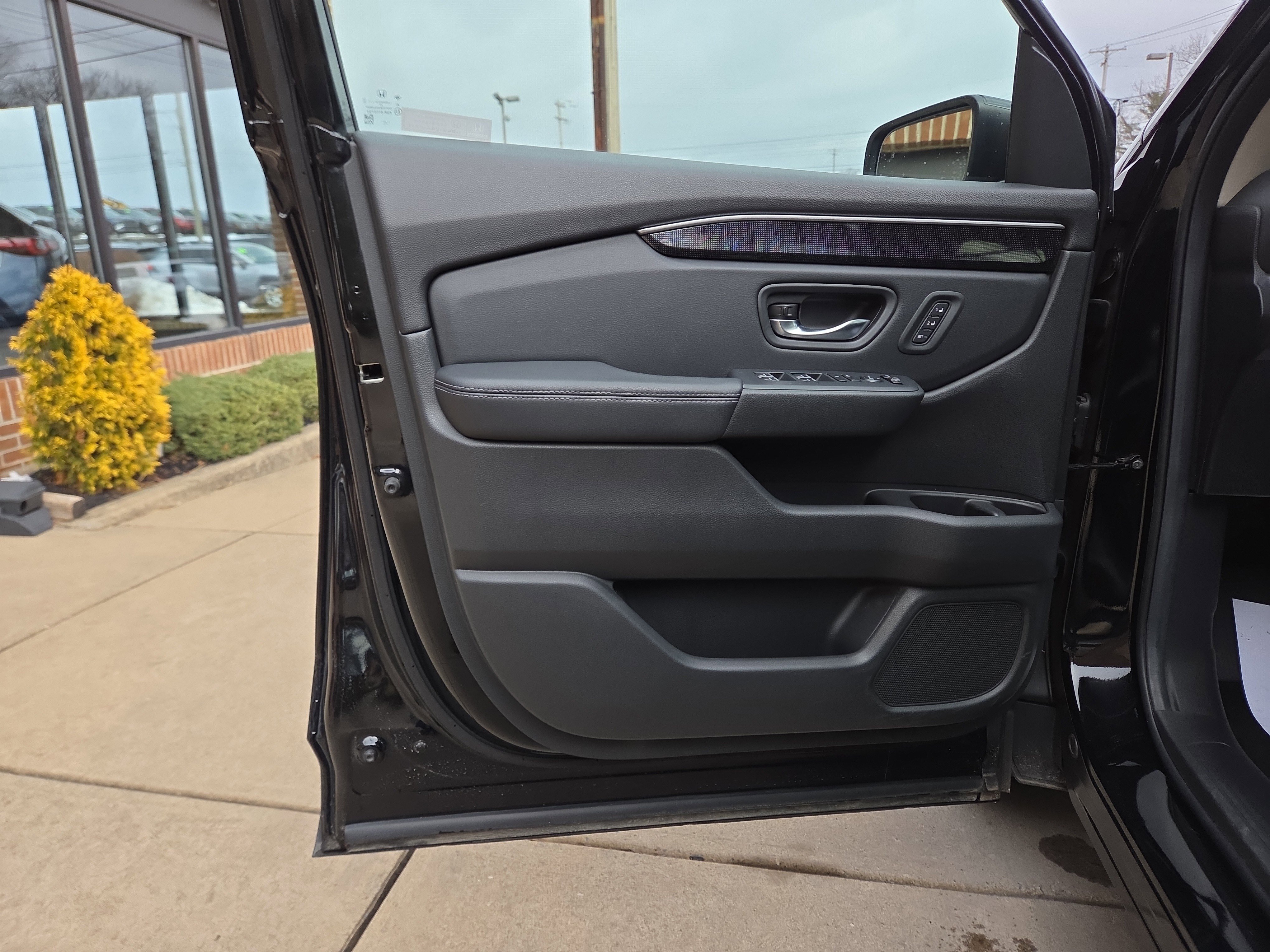 Used 2023 Honda Pilot Elite image 16