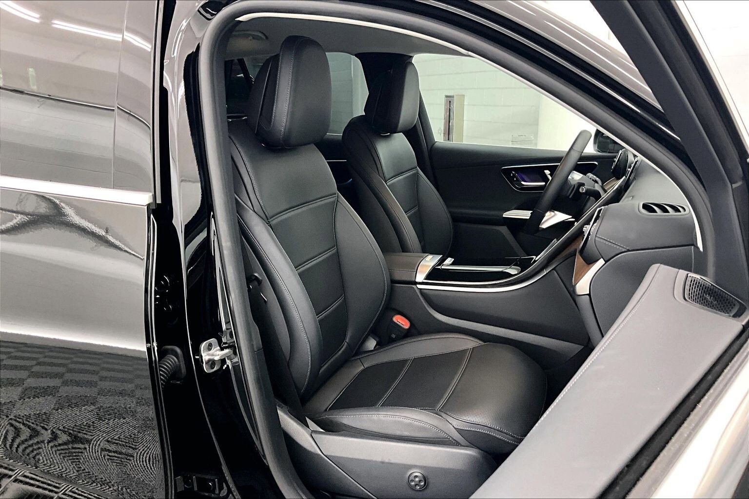 Certified 2025 Mercedes-Benz GLC 350e 4MATIC image 6