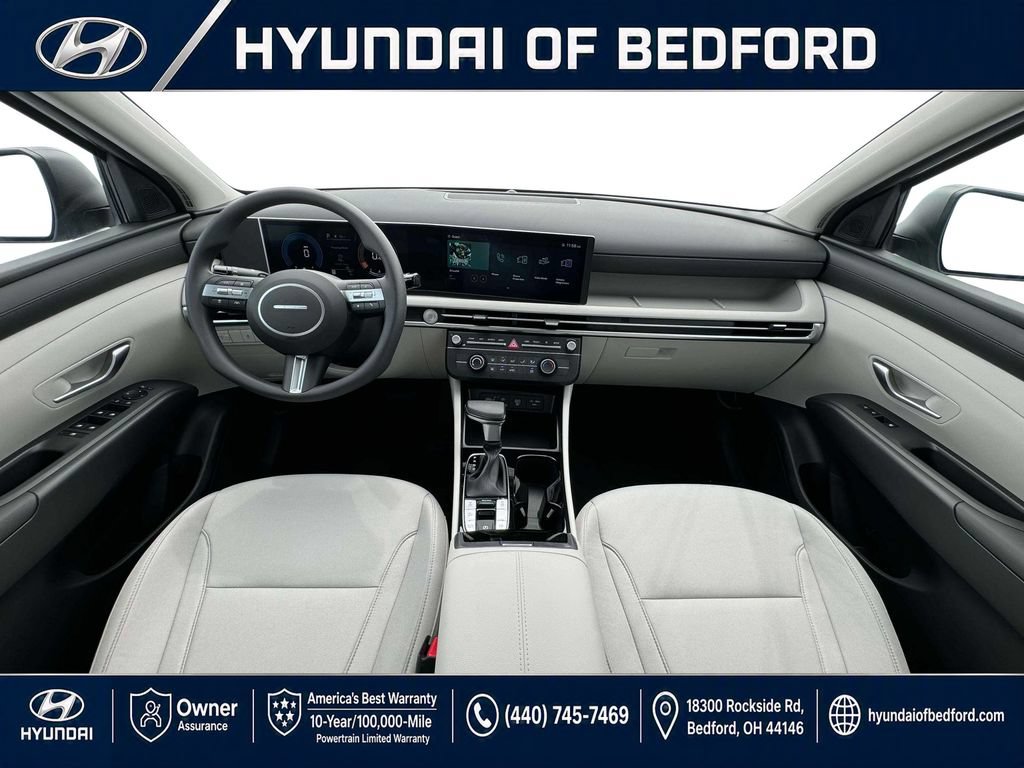 Used 2025 Hyundai Tucson SE AWD/4WD image 16