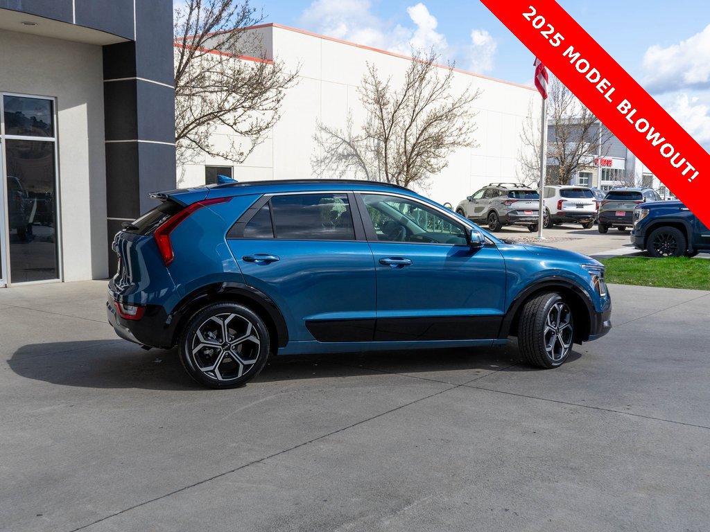 New 2025 Kia Niro SX Touring image 8