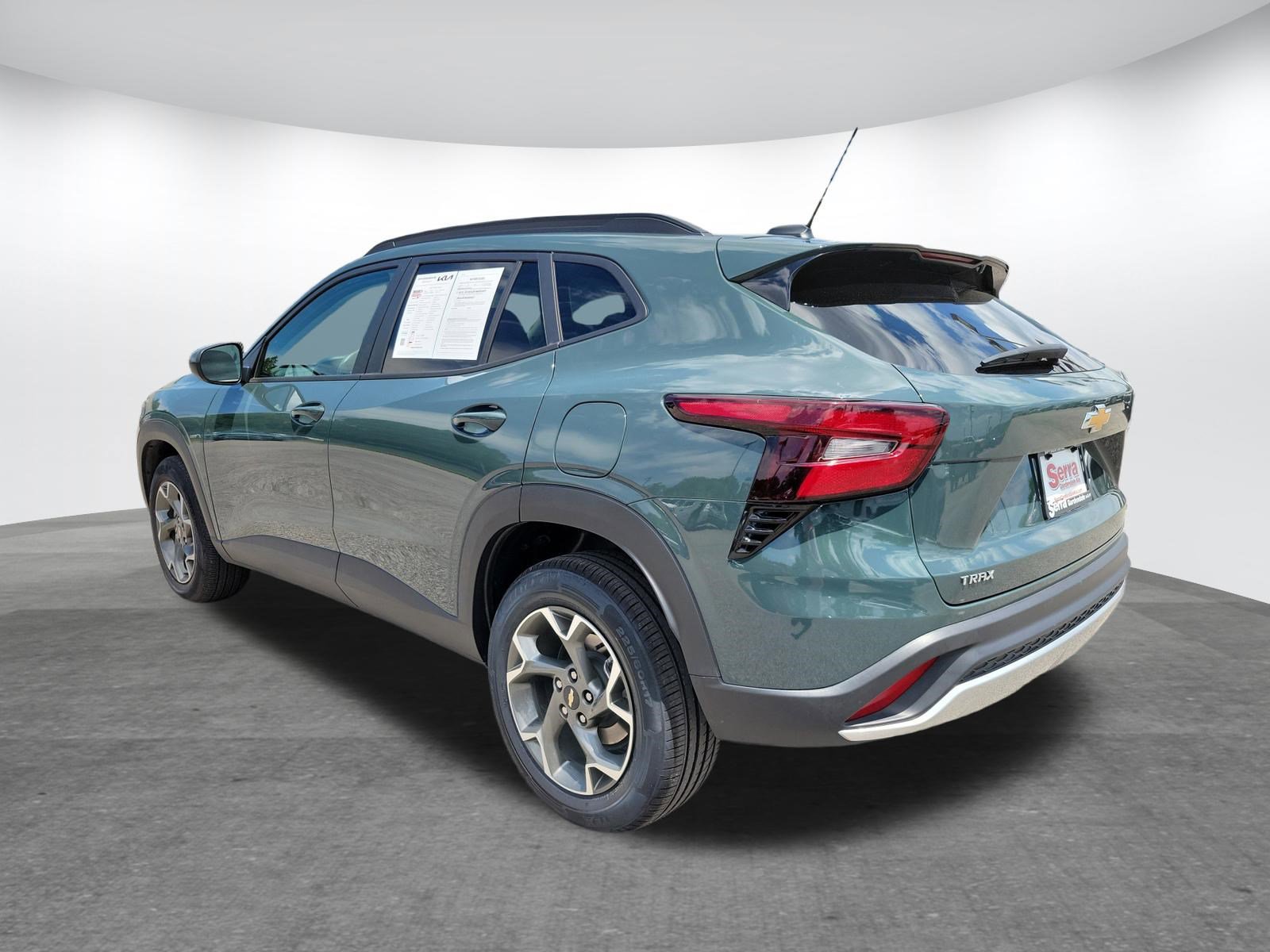 Used 2025 Chevrolet Trax LT FWD image 21