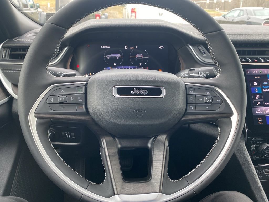 New 2025 Jeep Grand Cherokee L Limited w/ Black Appearance Package image 33