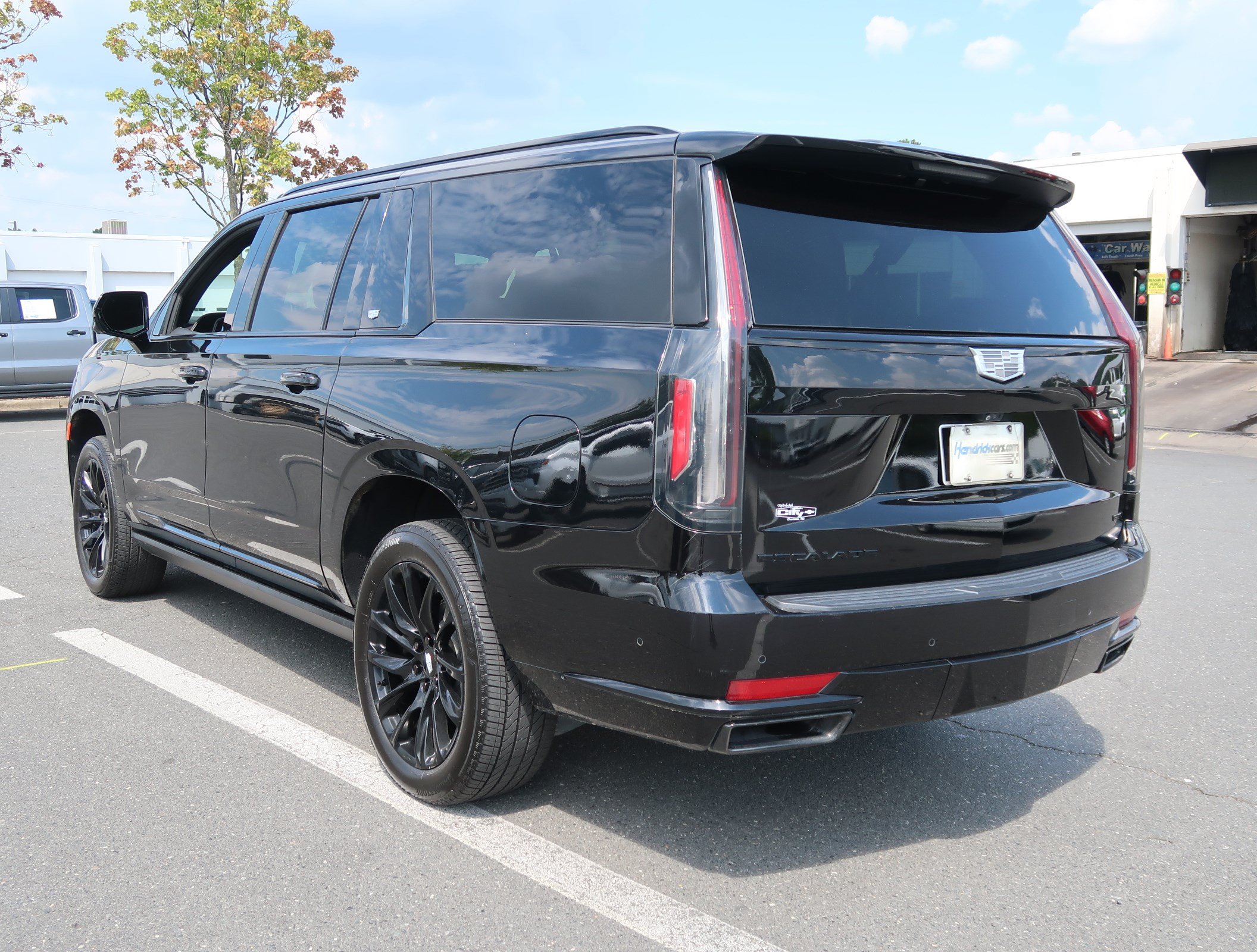 Used 2023 Cadillac Escalade ESV Sport w/ LPO, ONYX Package AWD/4WD image 8