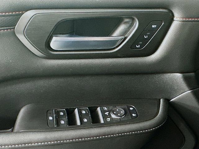 New 2025 Nissan Armada PRO-4X AWD/4WD image 21