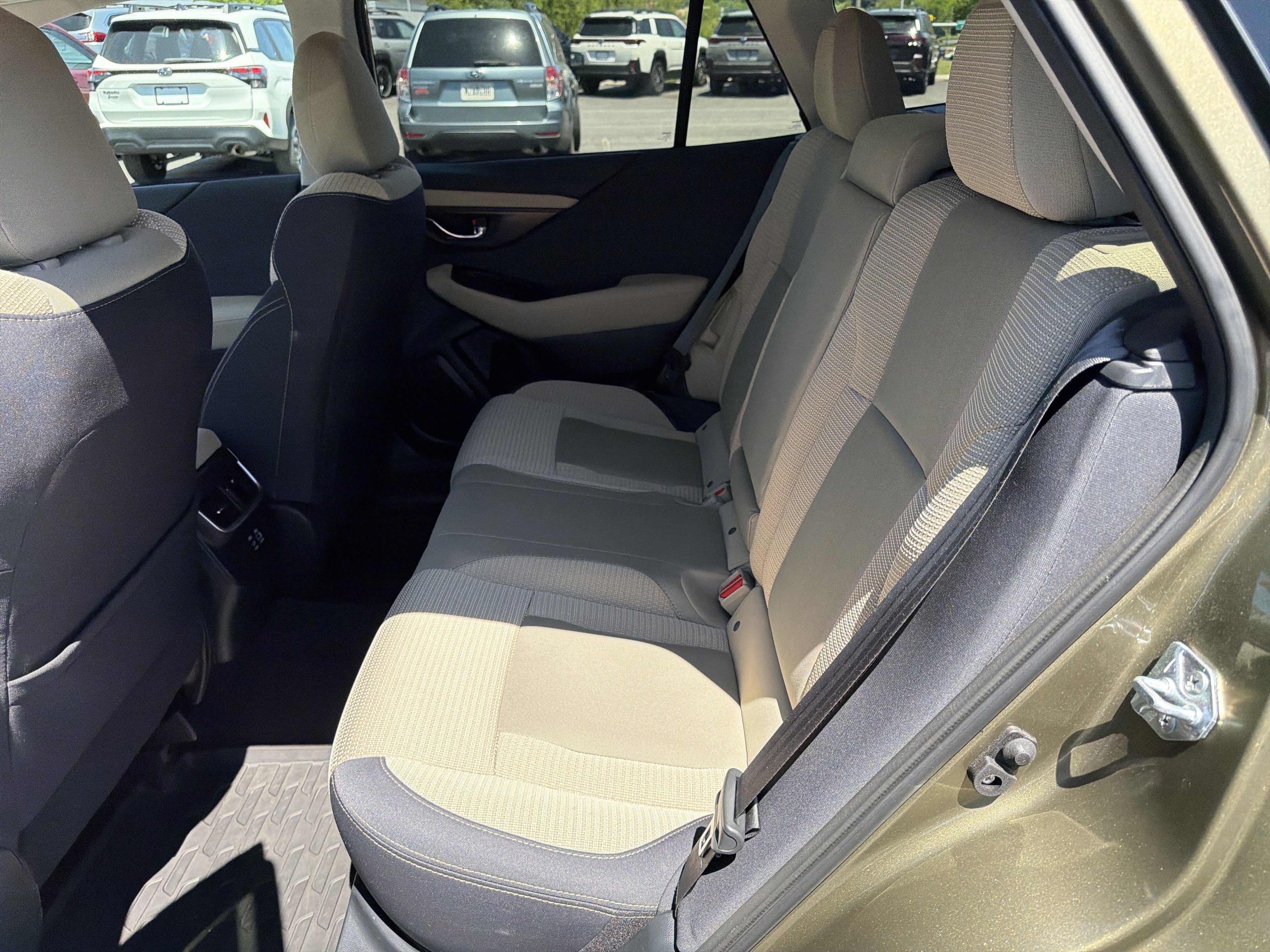 Used 2024 Subaru Outback Premium AWD/4WD image 13