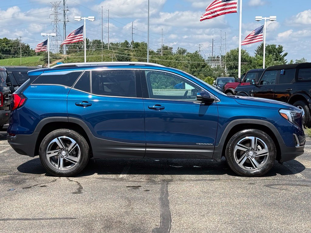 Used 2021 GMC Terrain SLT w/ Infotainment Package II AWD/4WD image 4