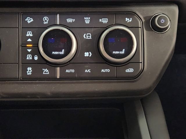 Used 2026 Land Rover Defender 130 S image 18