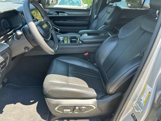 Used 2024 Jeep Wagoneer L Series II w/ Flexible Seating Group AWD/4WD image 19
