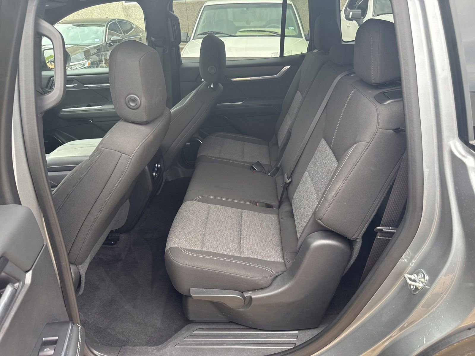 Used 2025 GMC Acadia Elevation FWD image 10