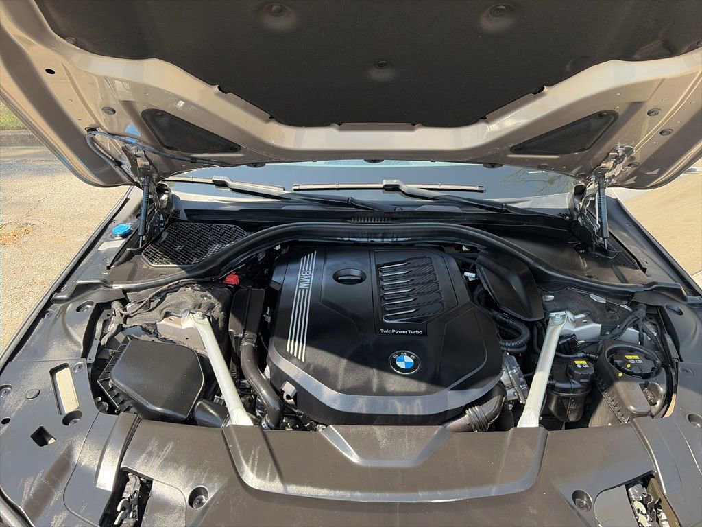 Used 2022 BMW 740i image 19