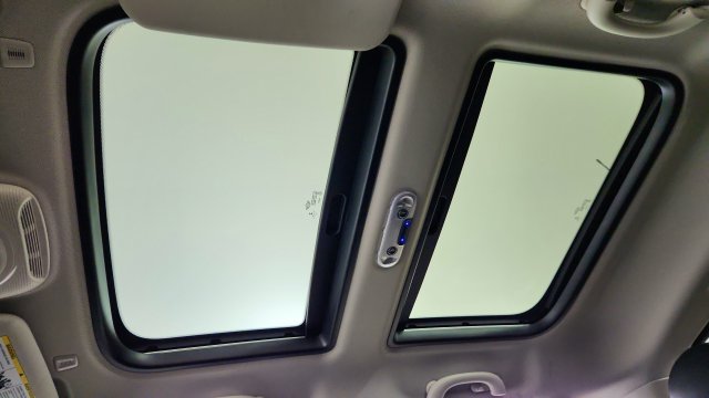 Used 2020 MINI Cooper 4-Door Hardtop FWD image 22