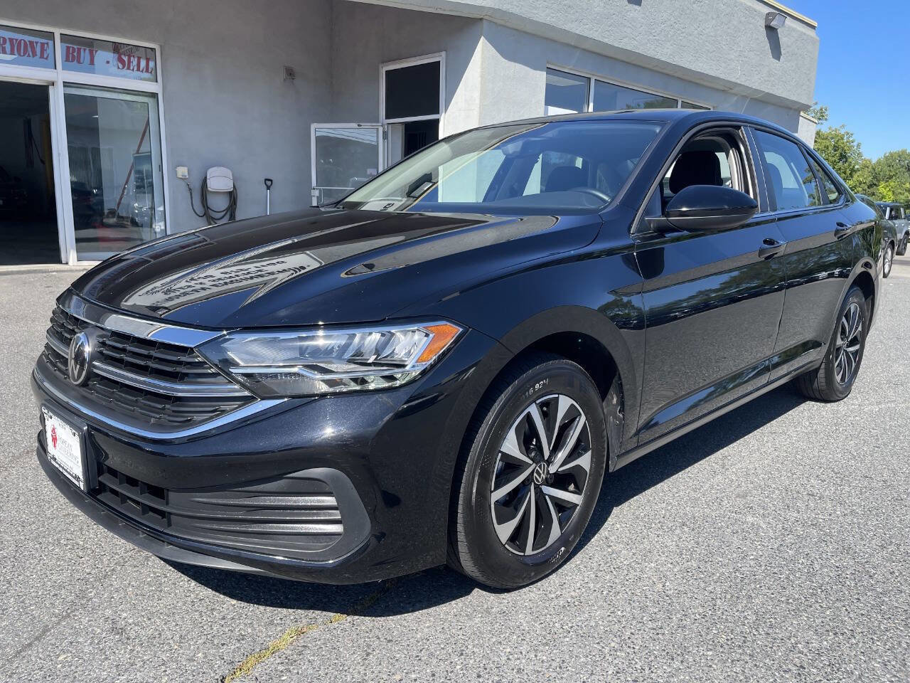 Used 2024 Volkswagen Jetta S image 3