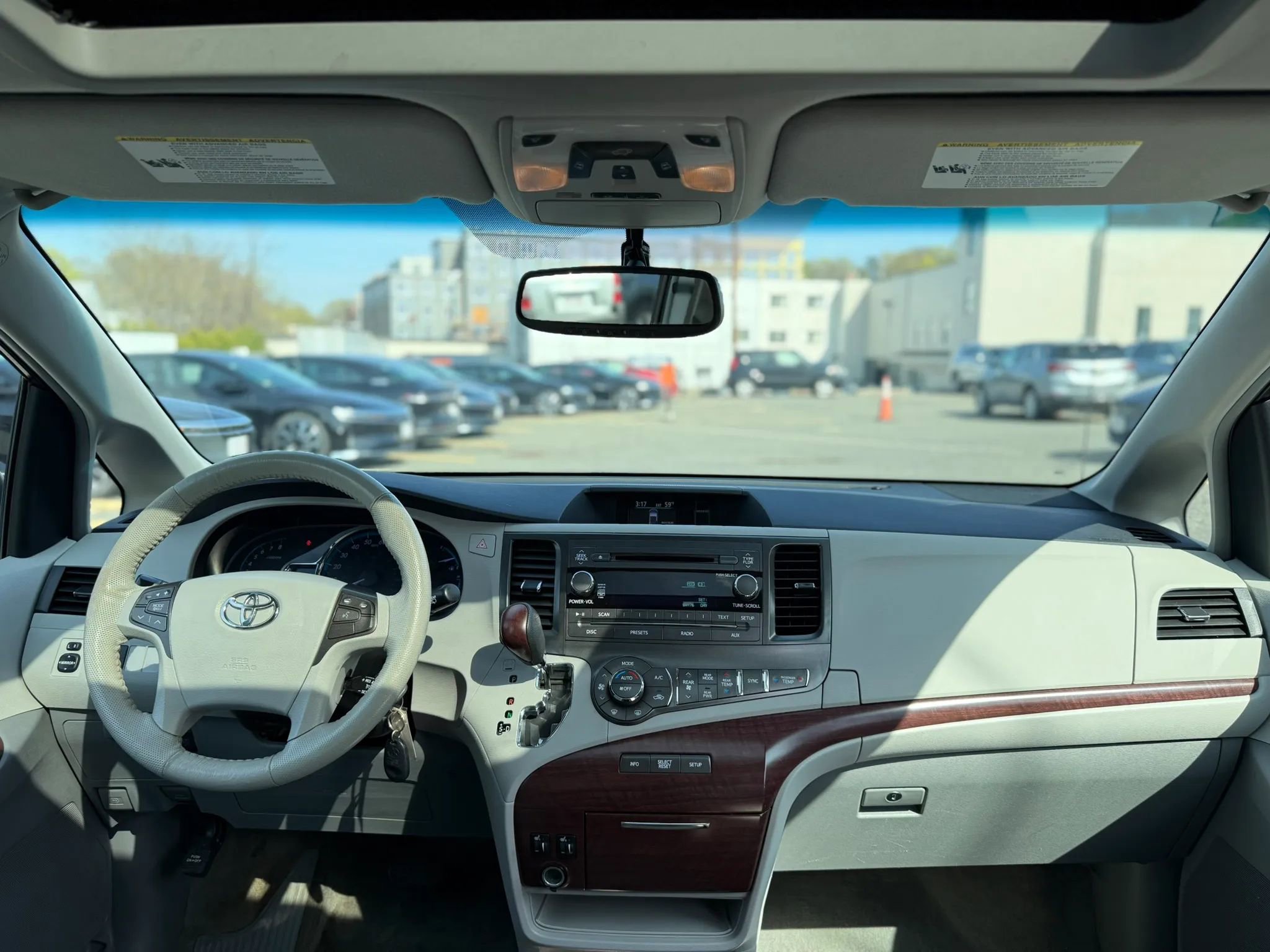 Used 2012 Toyota Sienna XLE FWD image 14