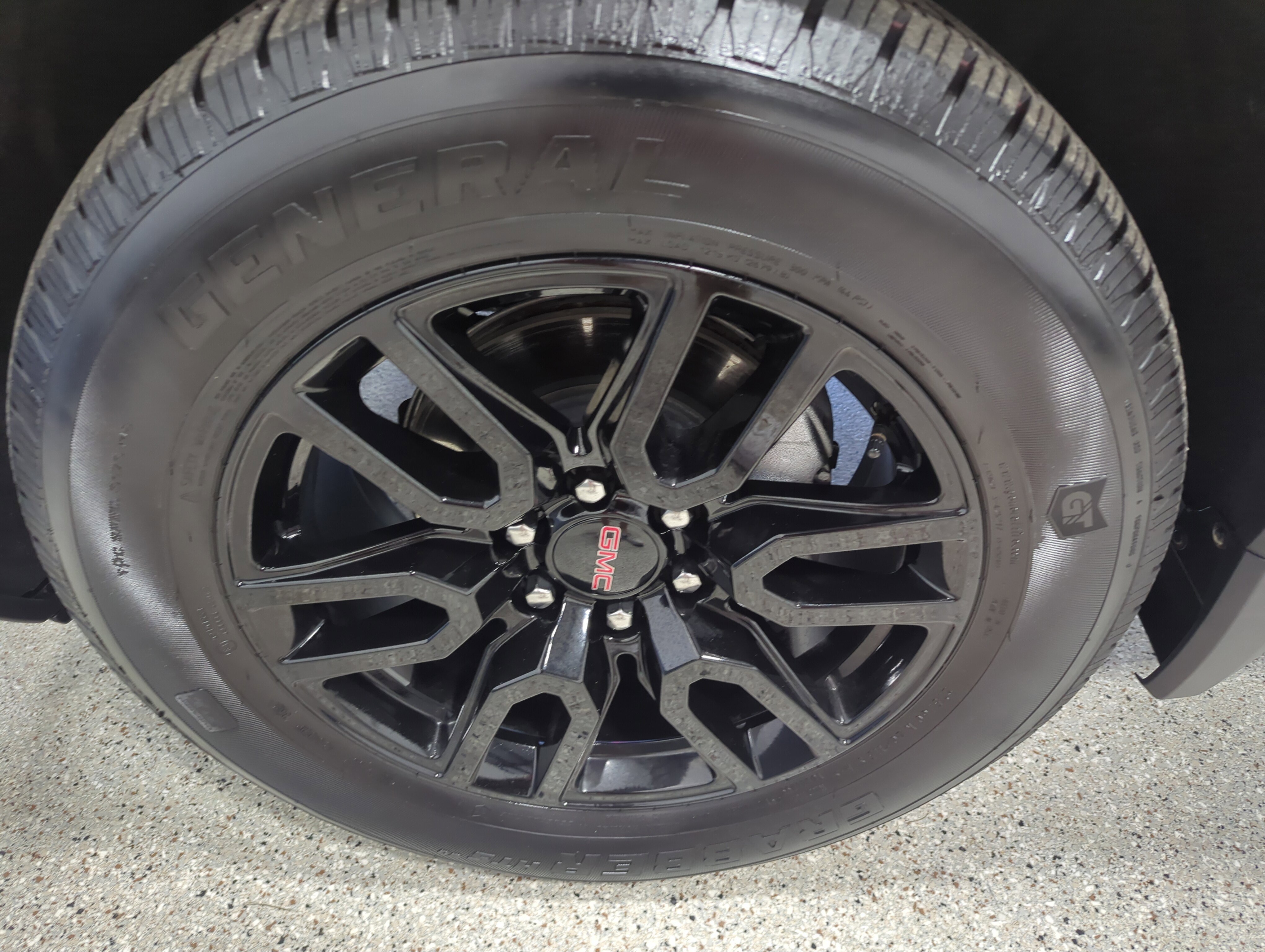 Used 2025 GMC Sierra 1500 Elevation image 9