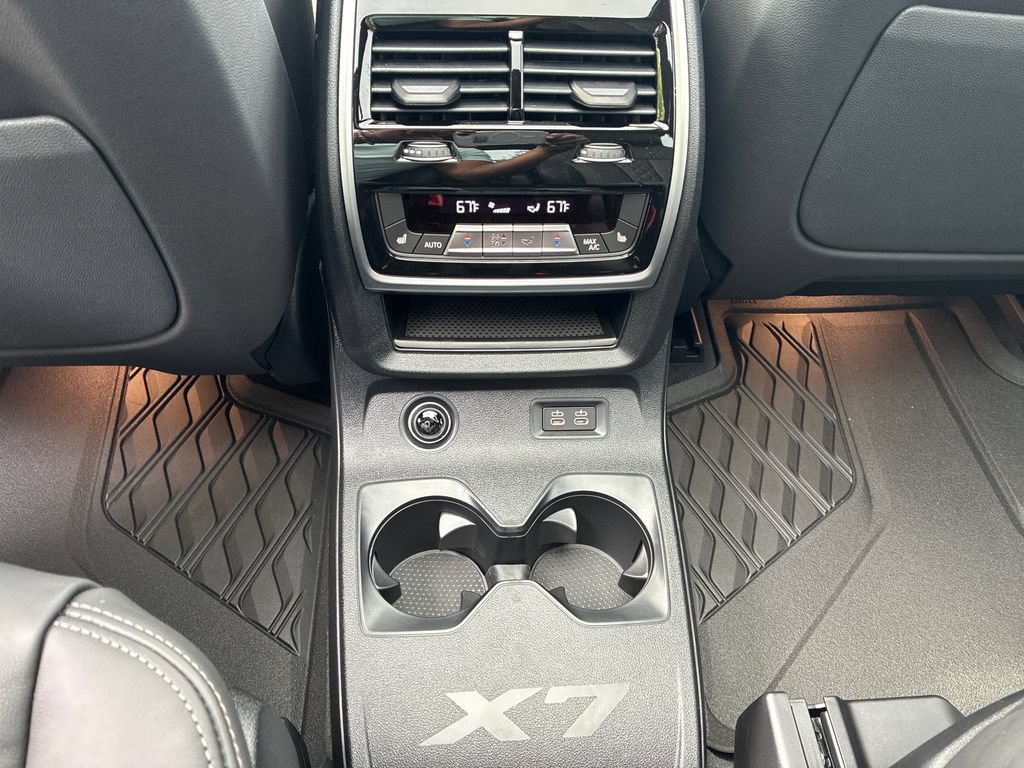 New 2027 BMW X7 xDrive40i w/ M Sport Package AWD/4WD image 17