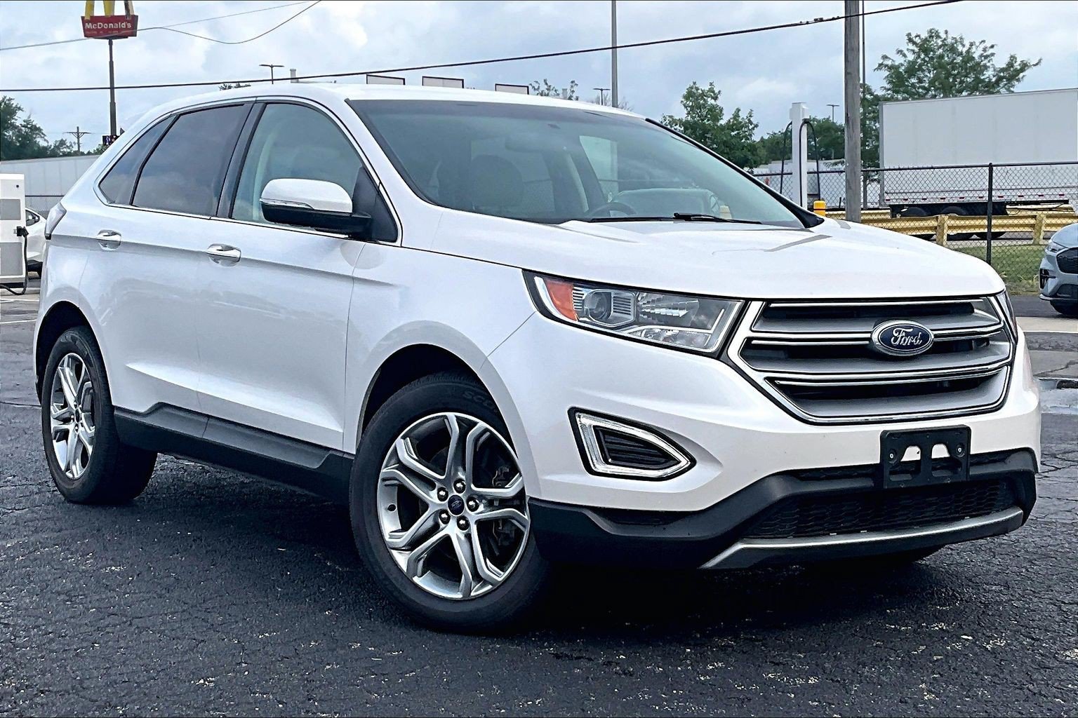 Used 2016 Ford Edge Titanium w/ Technology Package AWD/4WD image 36