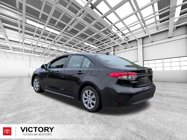 Used 2024 Toyota Corolla LE FWD image 5