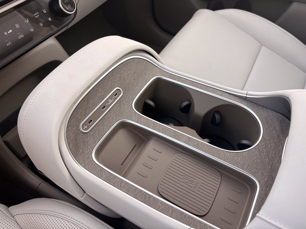 New 2027 Hyundai Palisade Limited FWD image 19