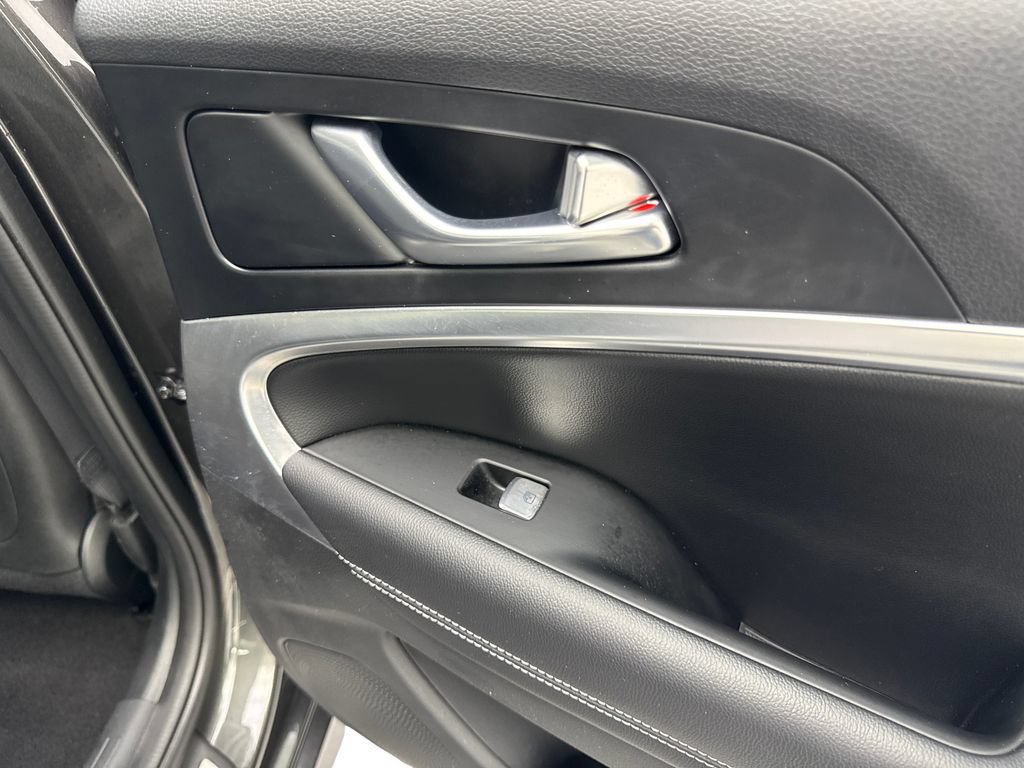 Used 2025 Genesis G70 2.5T RWD image 43