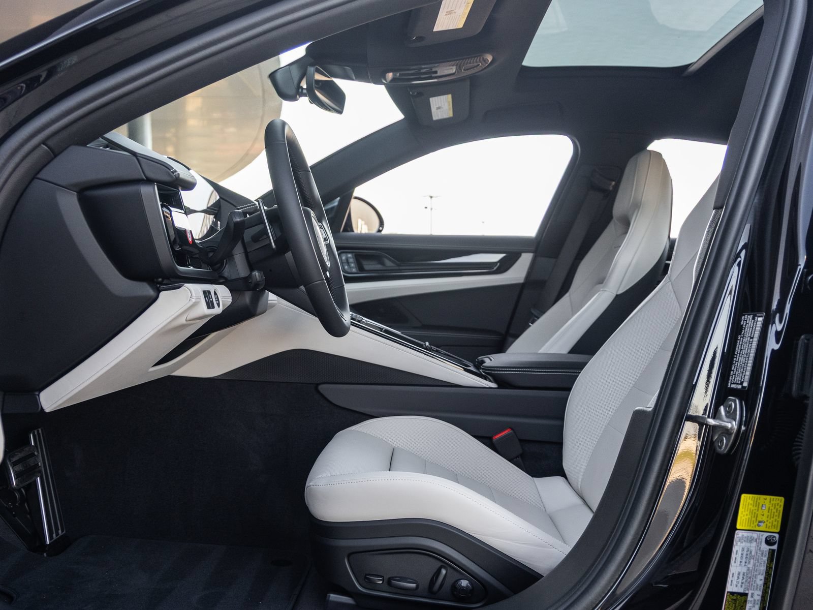 Certified 2026 Porsche Panamera 4 AWD/4WD image 23