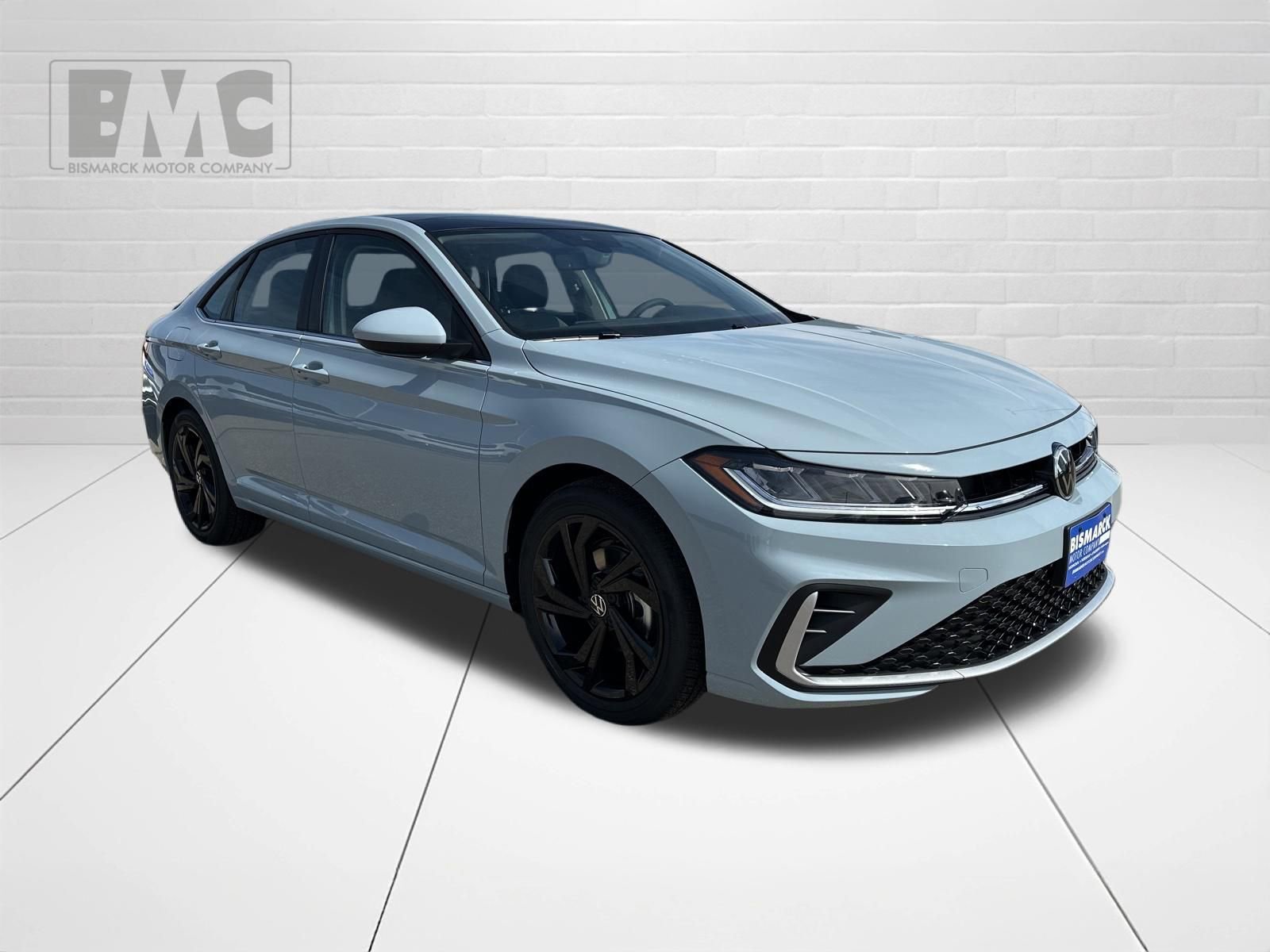 New 2026 Volkswagen Jetta SE image 2