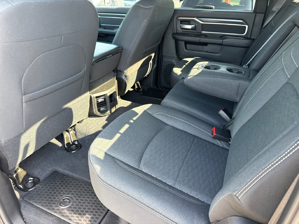 New 2026 RAM 3500 Big Horn AWD/4WD image 19