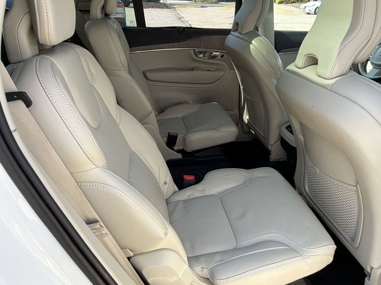 Certified 2023 Volvo XC90 B6 Ultimate w/ Protection Package Premier AWD/4WD image 29
