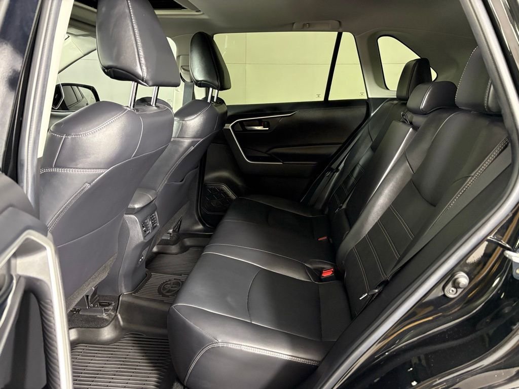 Used 2022 Toyota RAV4 XLE Premium AWD/4WD image 38