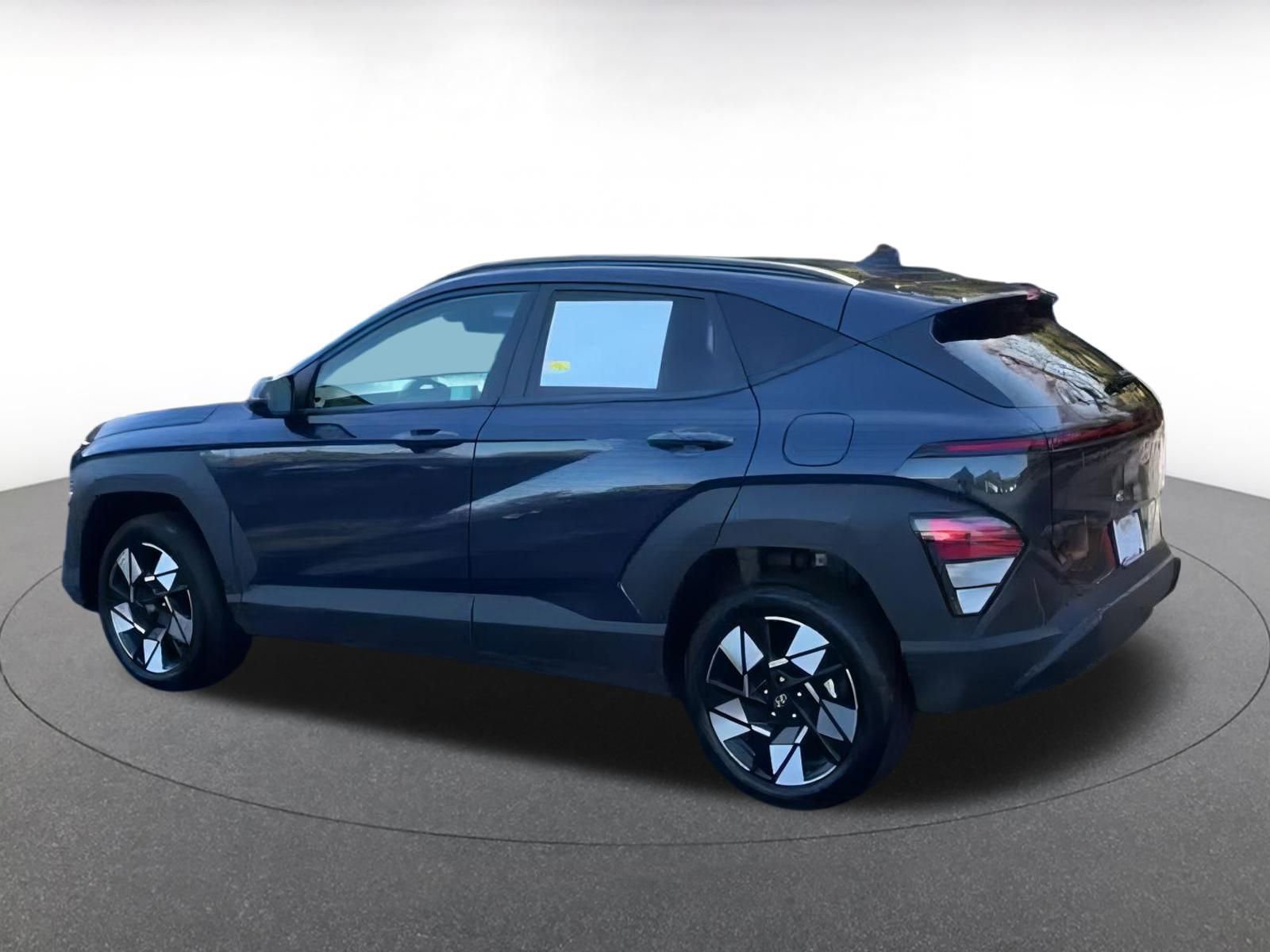 Used 2025 Hyundai Kona SEL image 8
